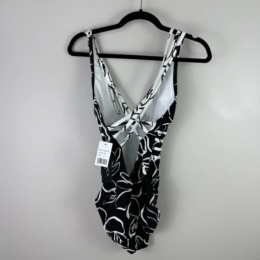La Blanca Tummy Control One Piece Swimsuit 6 Black White Floral Strappy Back NWT